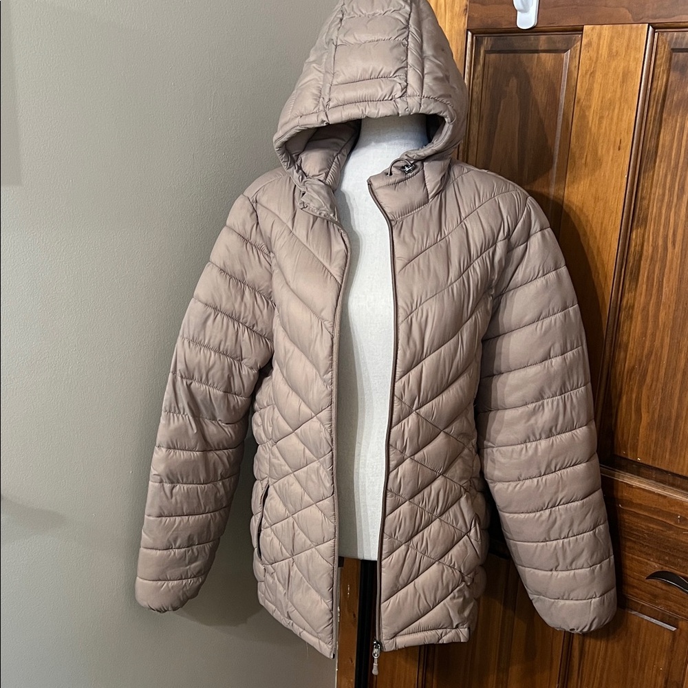 Women's Quilted Puffer Jacket - Beige